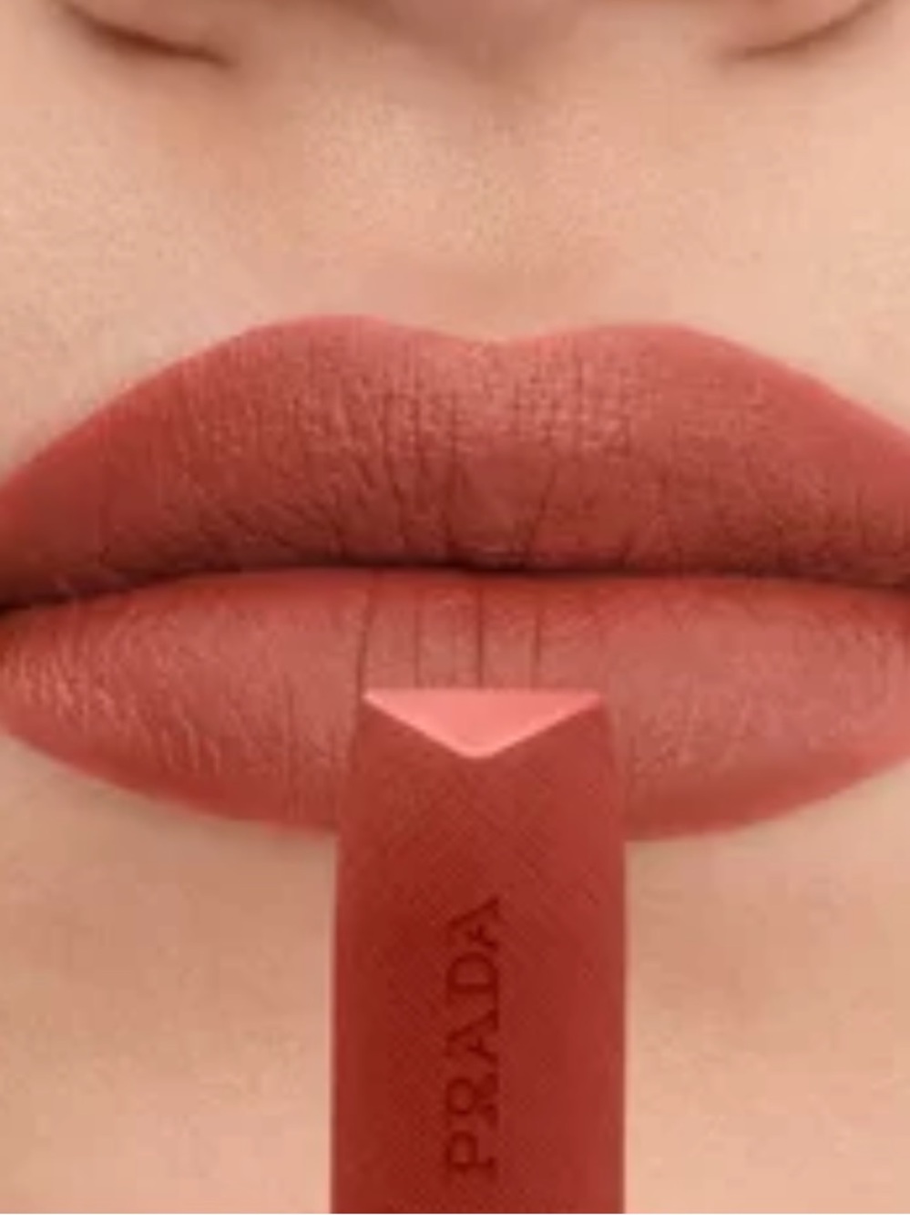Prada lipstick #b05